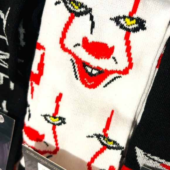 SOCKS! - Picture 8 of 8